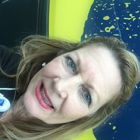 Meet your Posher, Jackie - Picture 1 of 1